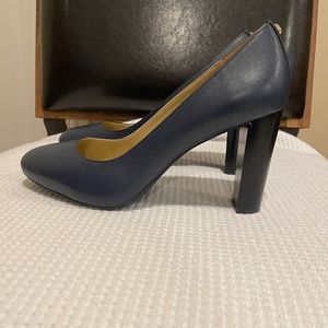 Michael Kors Navy Blue Pumps